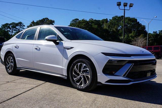 new 2026 Hyundai Sonata Hybrid car, priced at $29,345