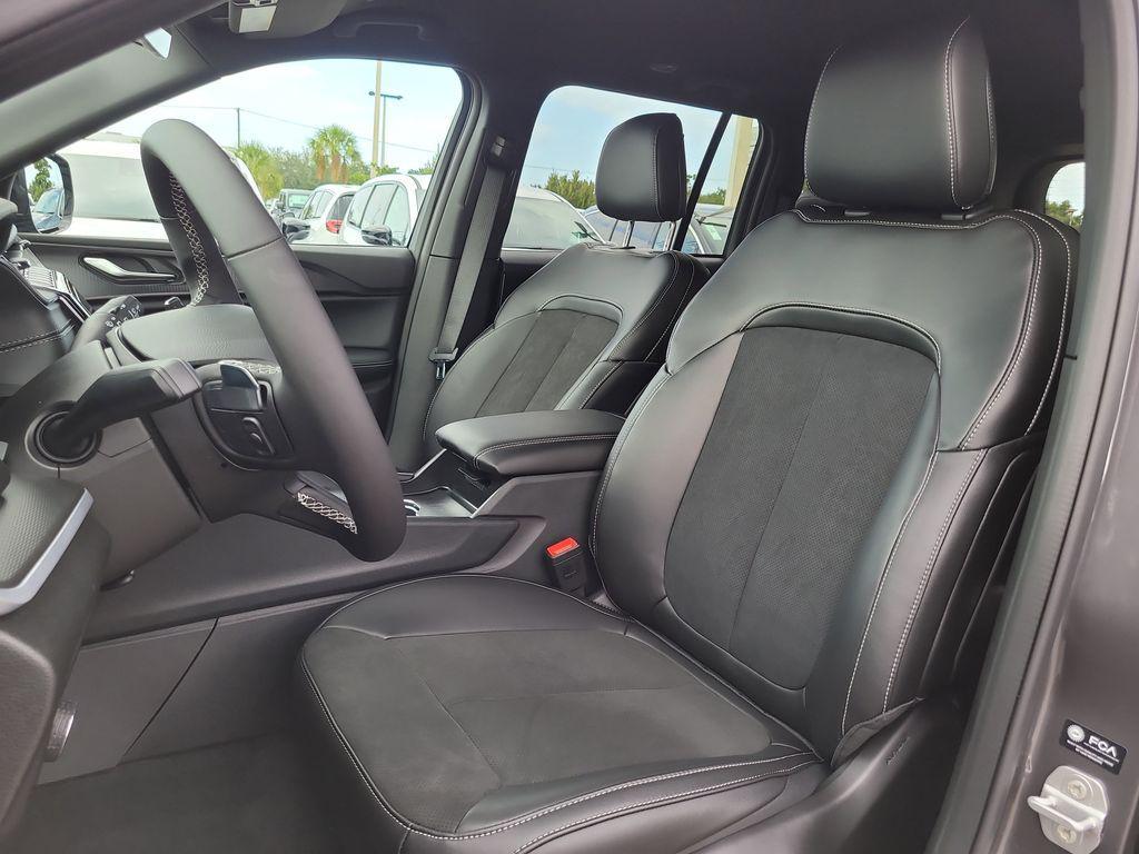 new 2025 Jeep Grand Cherokee car, priced at $33,173