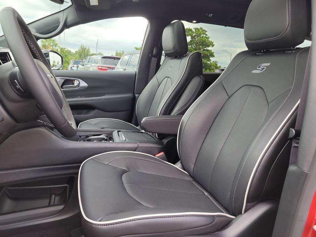 new 2026 Chrysler Pacifica car, priced at $45,775