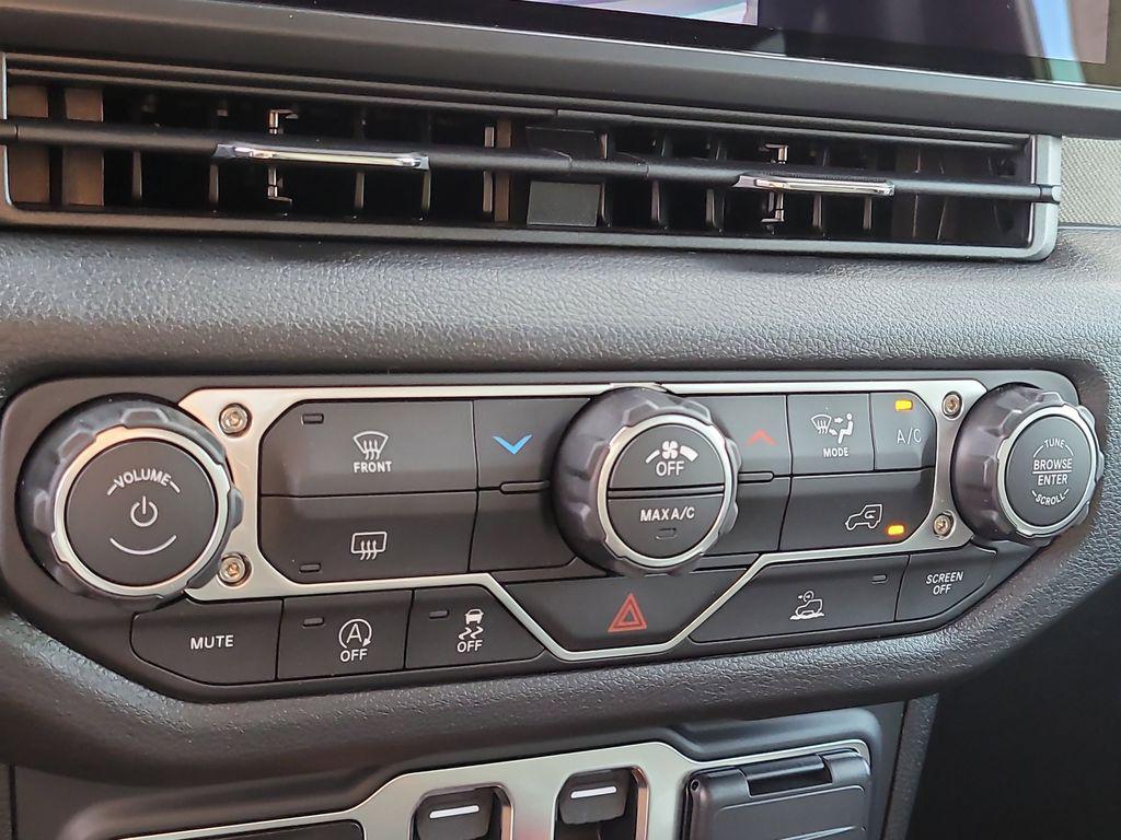 new 2026 Jeep Wrangler car, priced at $41,008