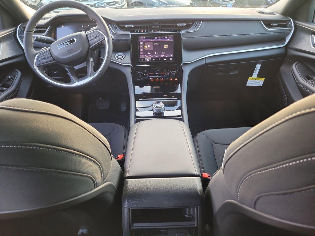 new 2025 Jeep Grand Cherokee car, priced at $33,788