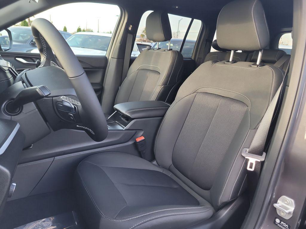 new 2025 Jeep Grand Cherokee car, priced at $33,788