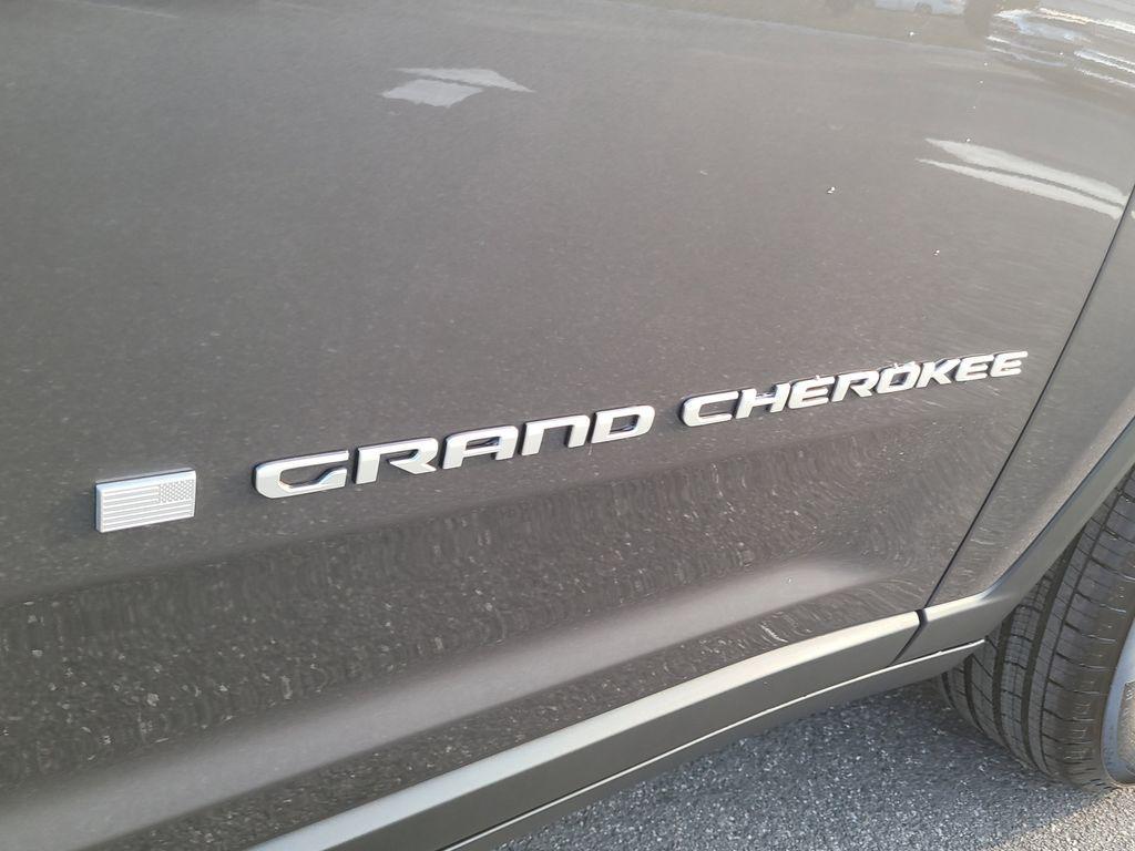 new 2025 Jeep Grand Cherokee car, priced at $33,788
