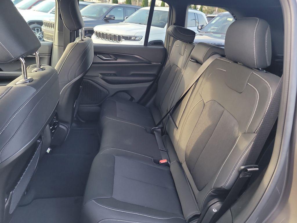 new 2025 Jeep Grand Cherokee car, priced at $33,788