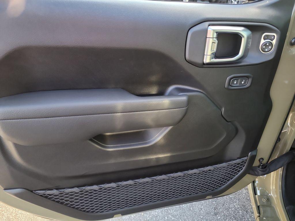 new 2025 Jeep Gladiator car, priced at $40,089