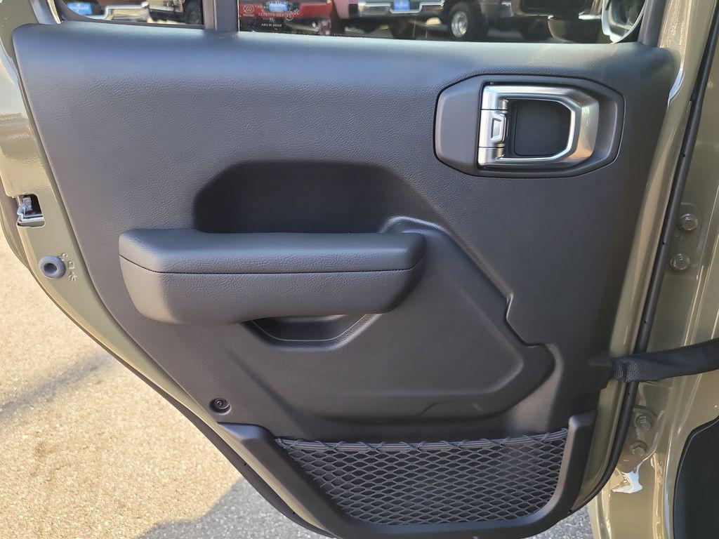 new 2025 Jeep Gladiator car, priced at $40,089