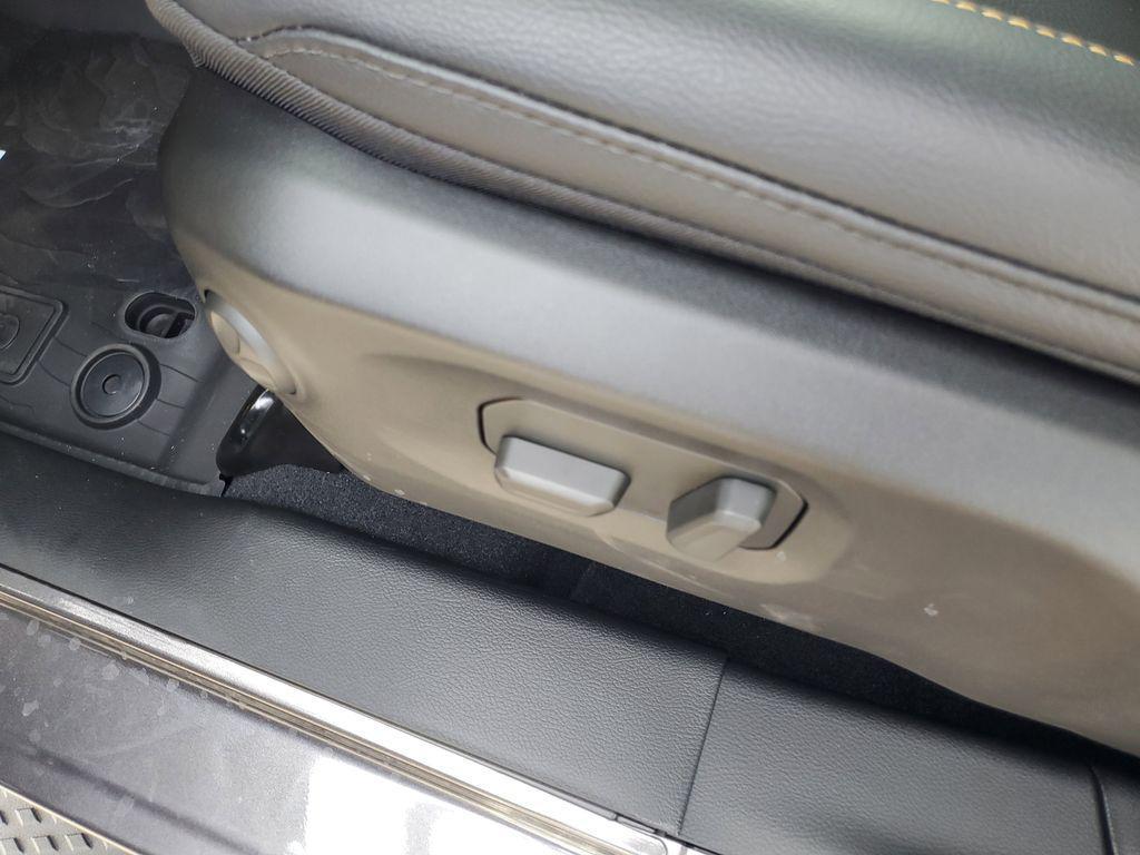 new 2025 Jeep Gladiator car, priced at $44,989