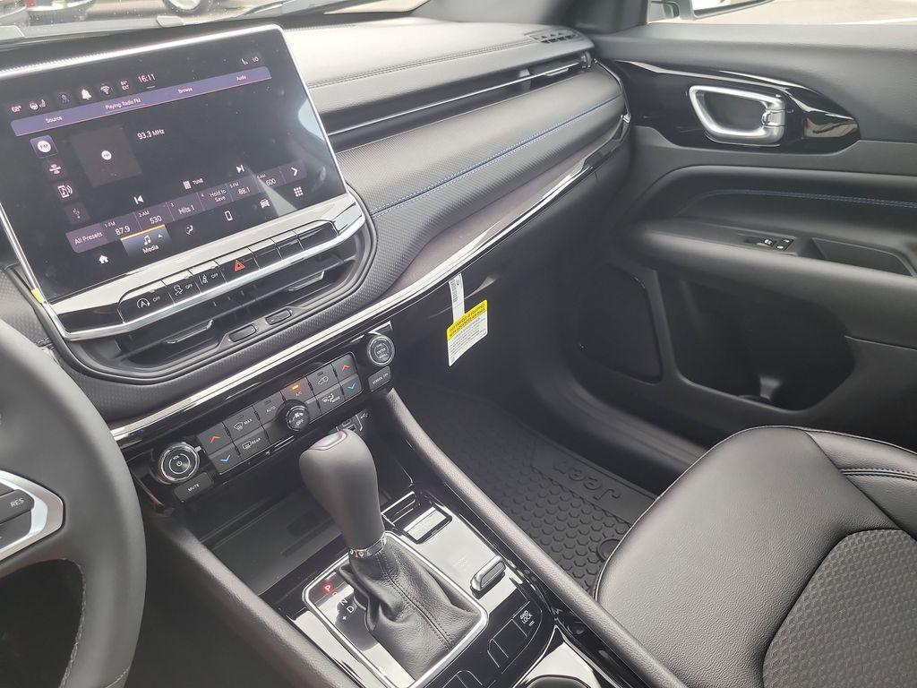 new 2026 Jeep Compass car, priced at $27,989