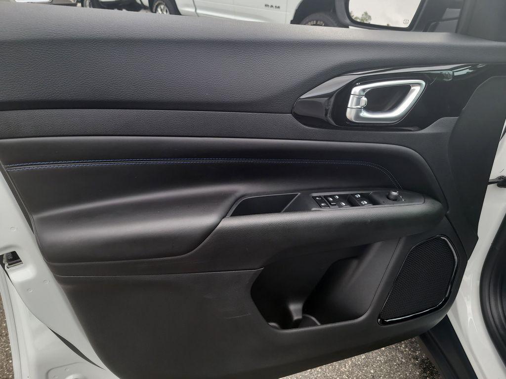 new 2026 Jeep Compass car, priced at $27,989