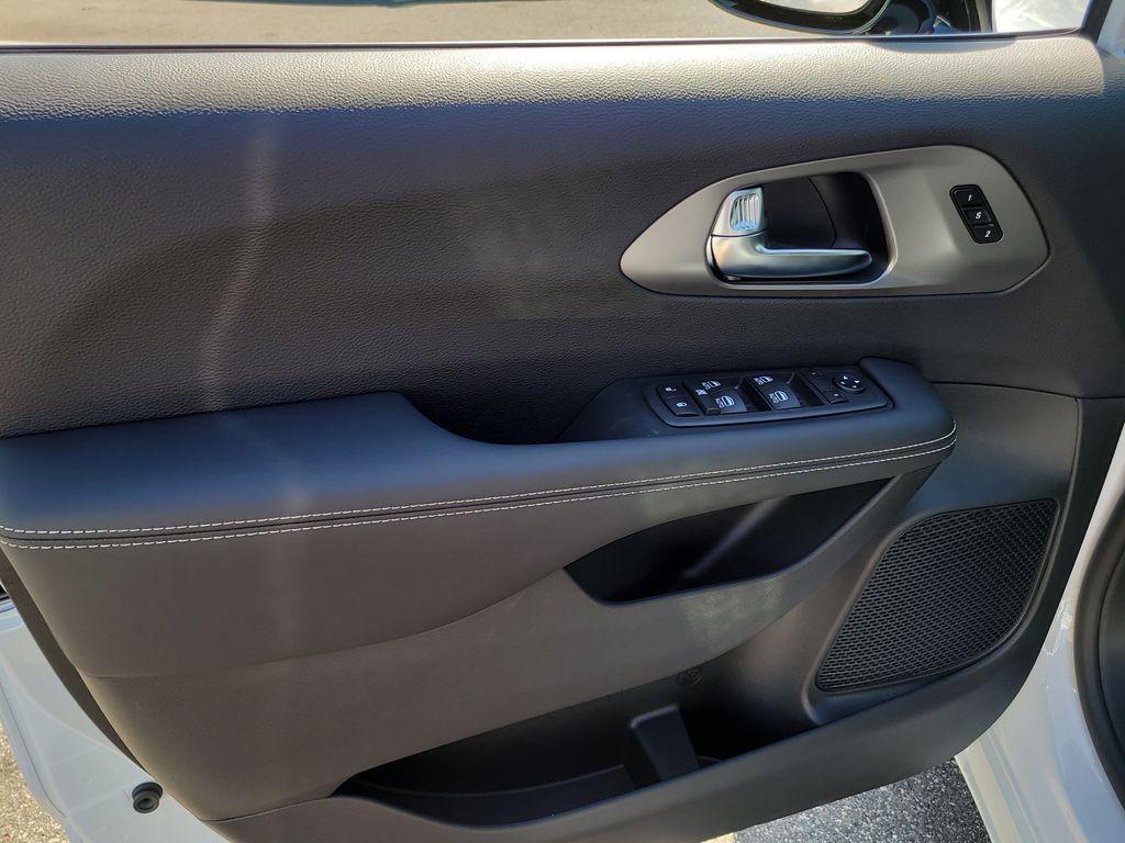 new 2026 Chrysler Pacifica car, priced at $39,963