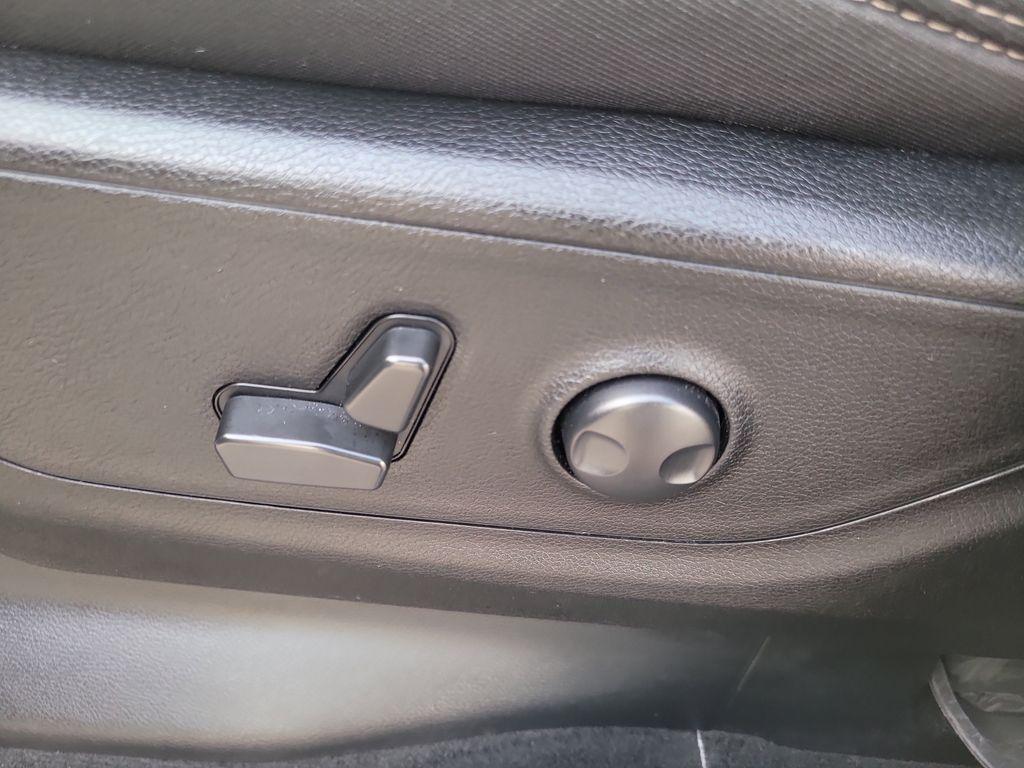 used 2022 Ram 1500 car, priced at $38,512