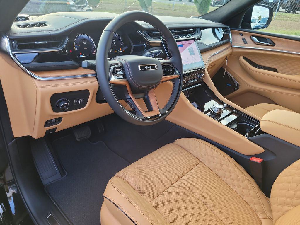 new 2025 Jeep Grand Cherokee car, priced at $61,426