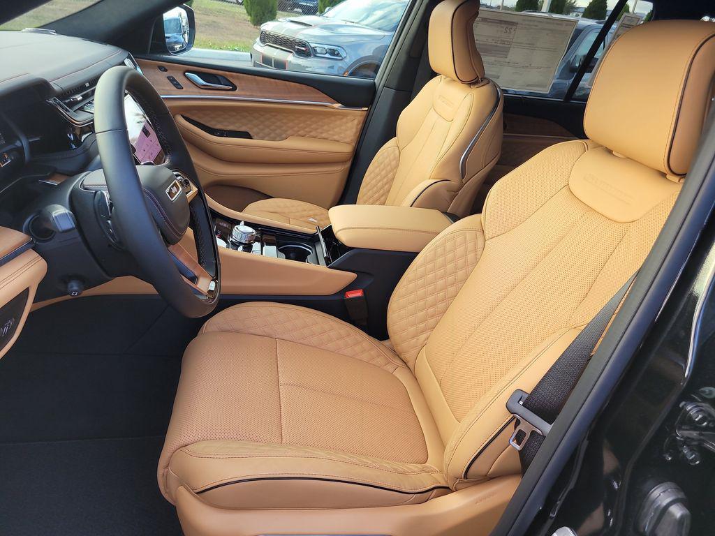 new 2025 Jeep Grand Cherokee car, priced at $61,426