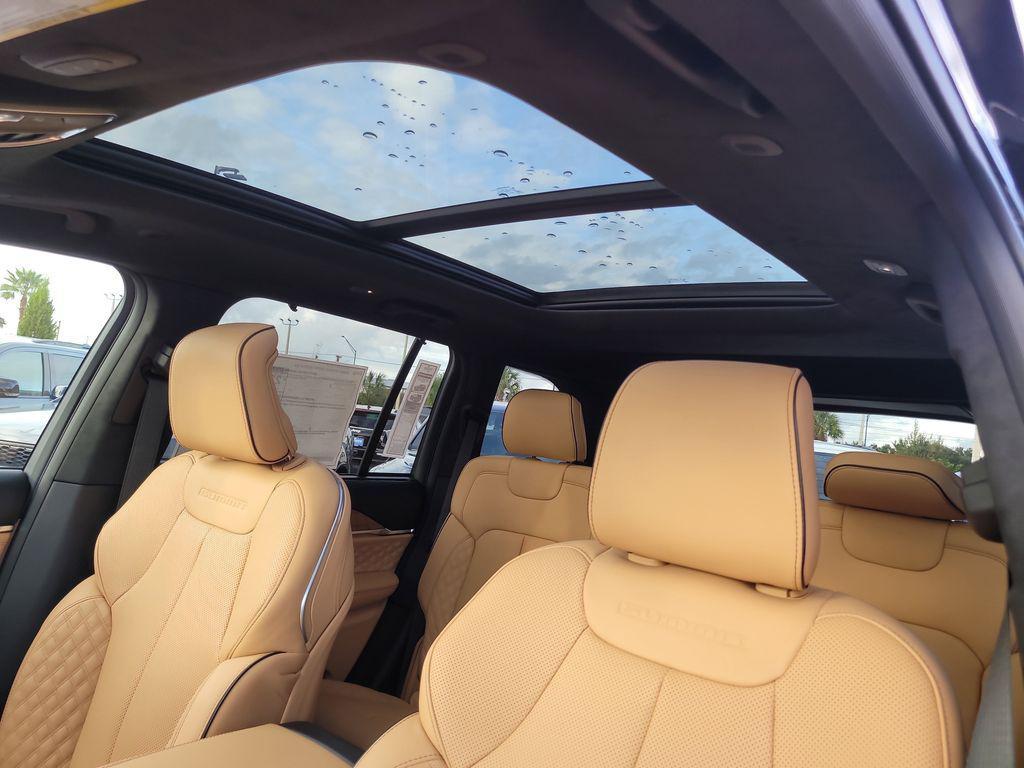 new 2025 Jeep Grand Cherokee car, priced at $61,426