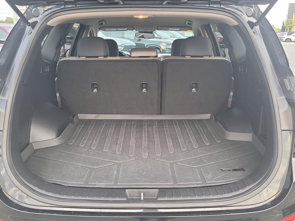 used 2020 Hyundai Santa Fe car, priced at $17,561