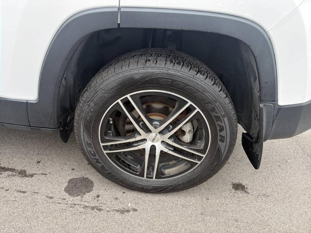 used 2017 Jeep Cherokee car, priced at $12,995