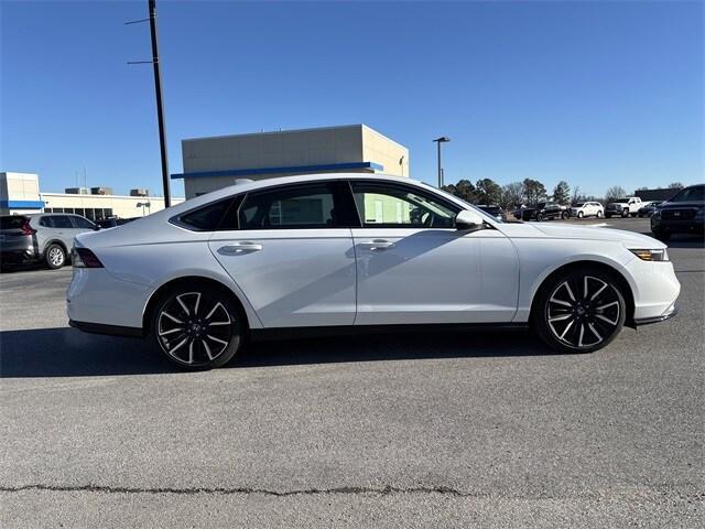 new 2025 Honda Accord Hybrid car, priced at $37,322