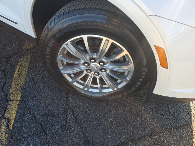 used 2017 Cadillac XT5 car, priced at $19,988