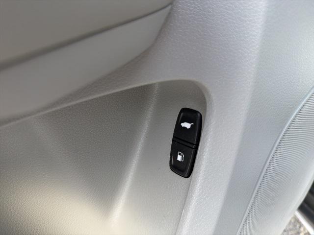 used 2018 Acura MDX car, priced at $19,696