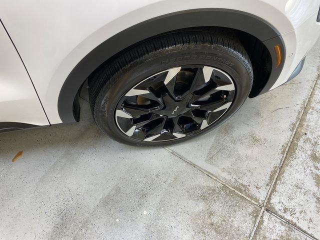 used 2025 Kia Sorento car, priced at $35,630