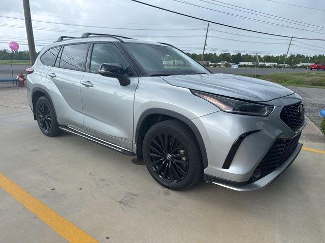used 2023 Toyota Highlander car, priced at $38,733