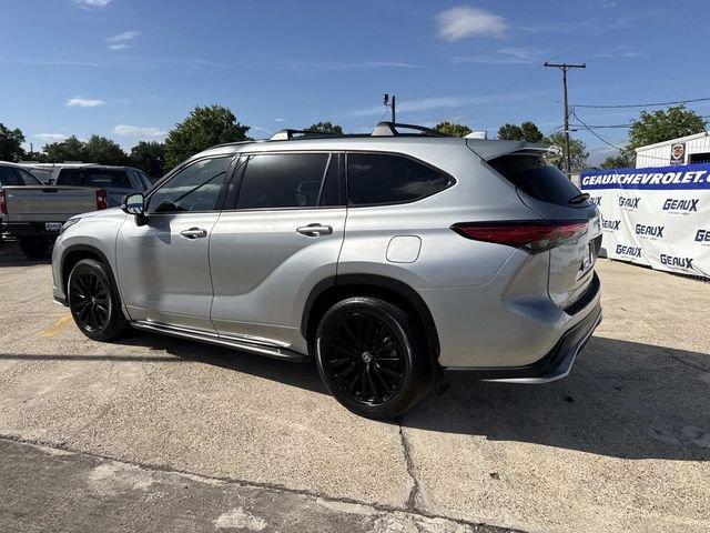 used 2023 Toyota Highlander car, priced at $38,496