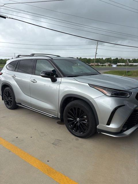 used 2023 Toyota Highlander car, priced at $38,733