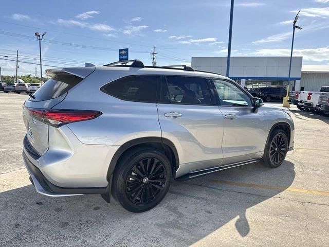 used 2023 Toyota Highlander car, priced at $38,496