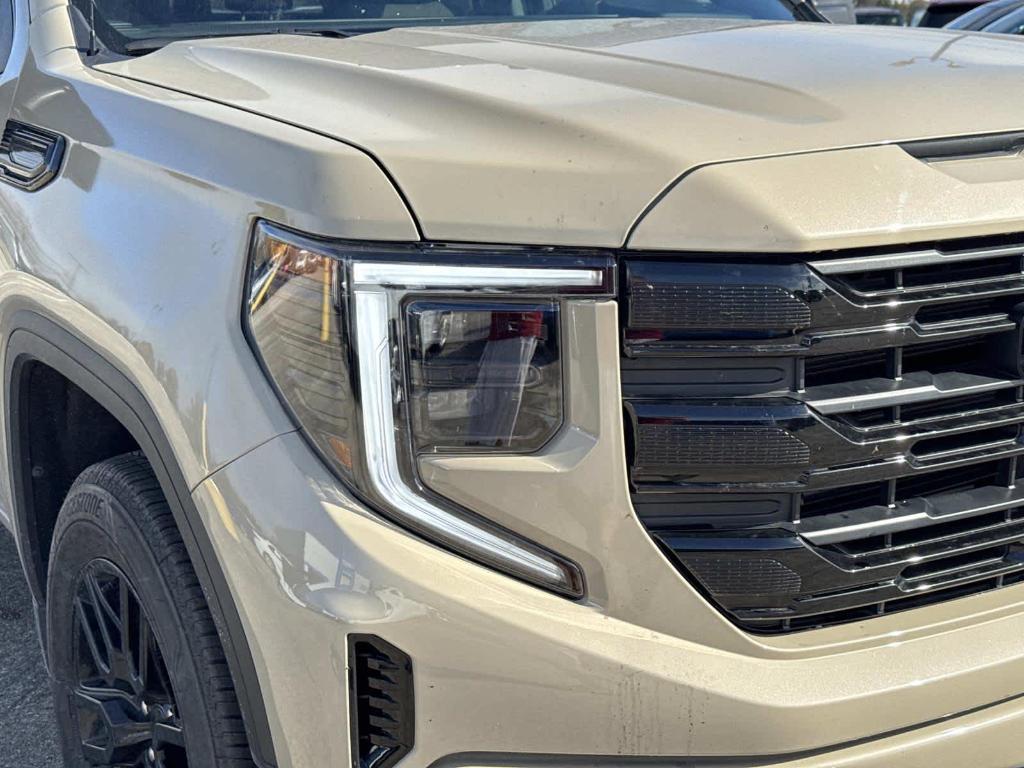 used 2022 GMC Sierra 1500 car, priced at $36,341