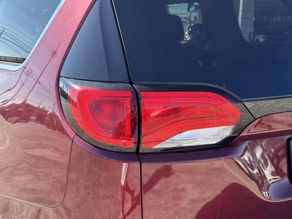 used 2018 Chrysler Pacifica car, priced at $12,550