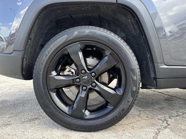 used 2023 Jeep Grand Cherokee car, priced at $27,875