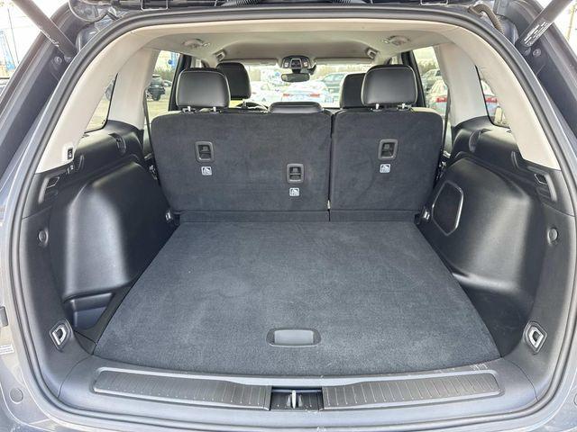 used 2023 Jeep Grand Cherokee car, priced at $27,875