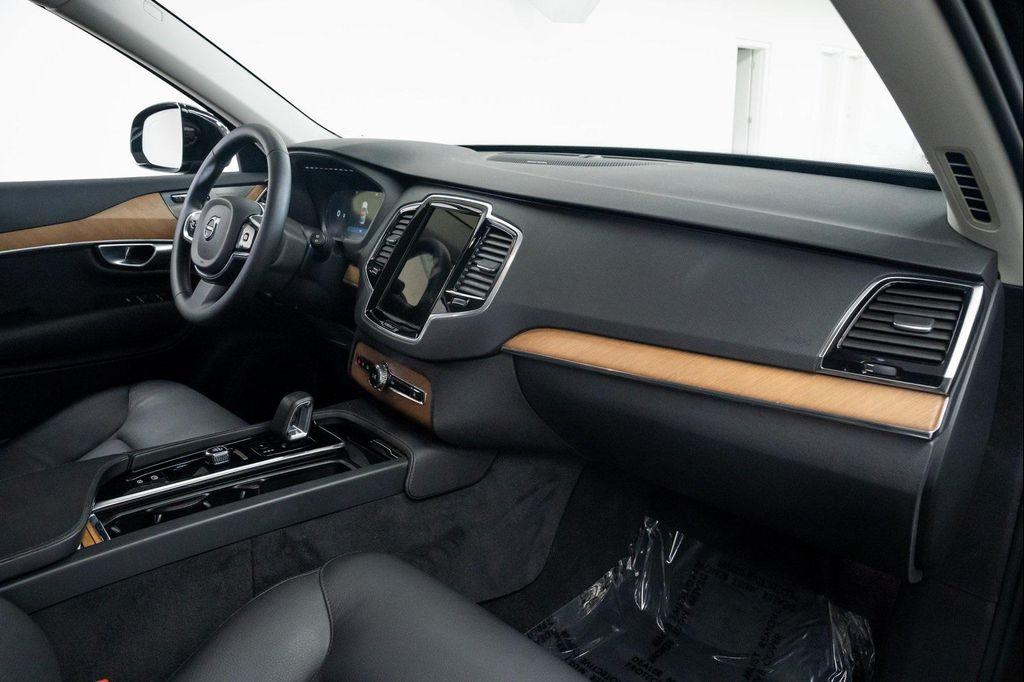2024 Onyx Black Metallic Volvo XC90