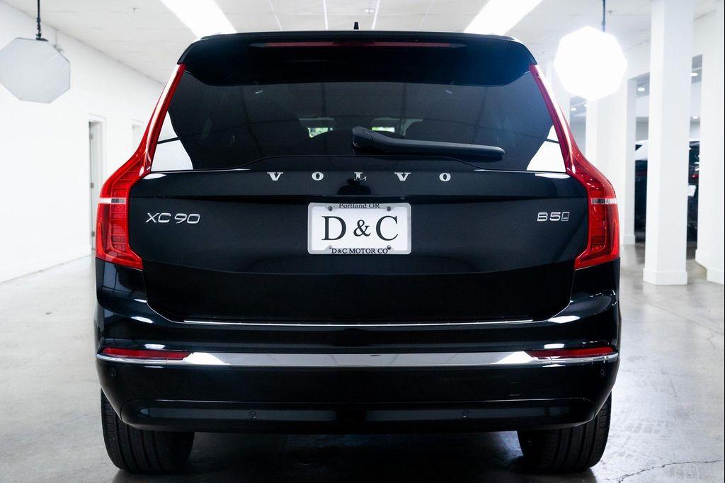 2024 Onyx Black Metallic Volvo XC90
