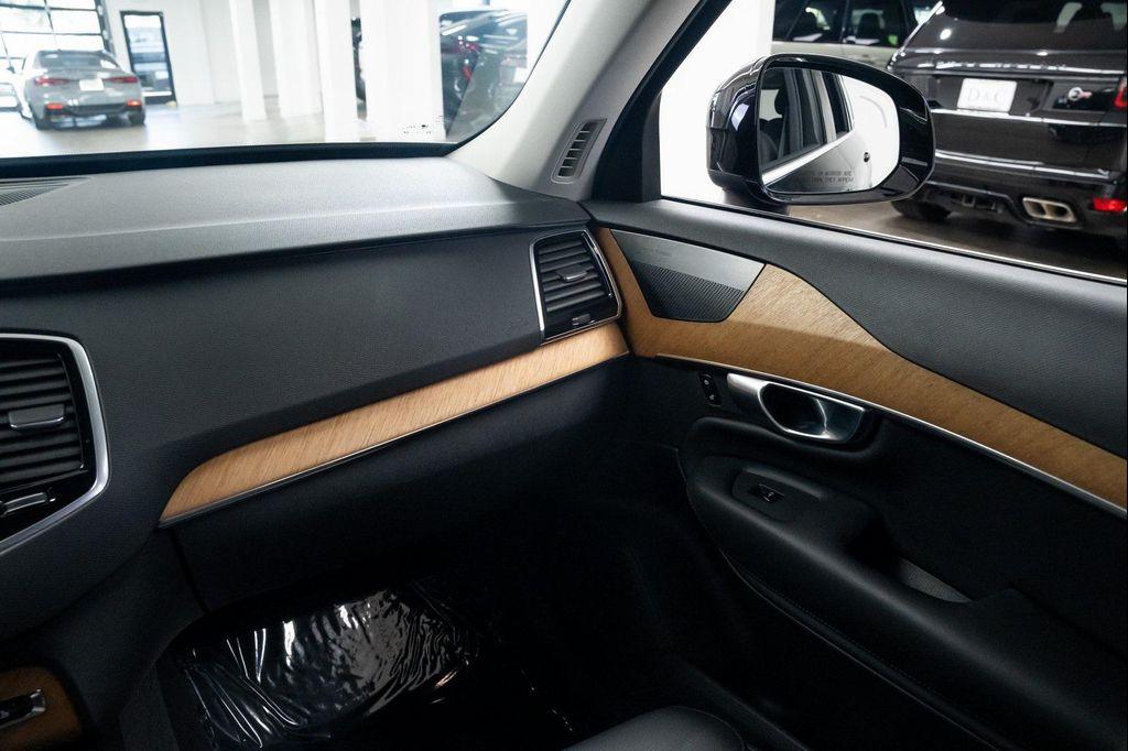 2024 Onyx Black Metallic Volvo XC90