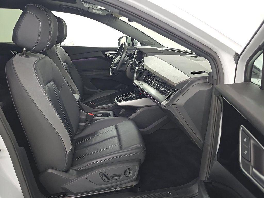 Audi Q4 e-tron view 8