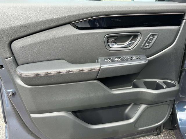 new 2026 Honda Pilot car, priced at $52,390