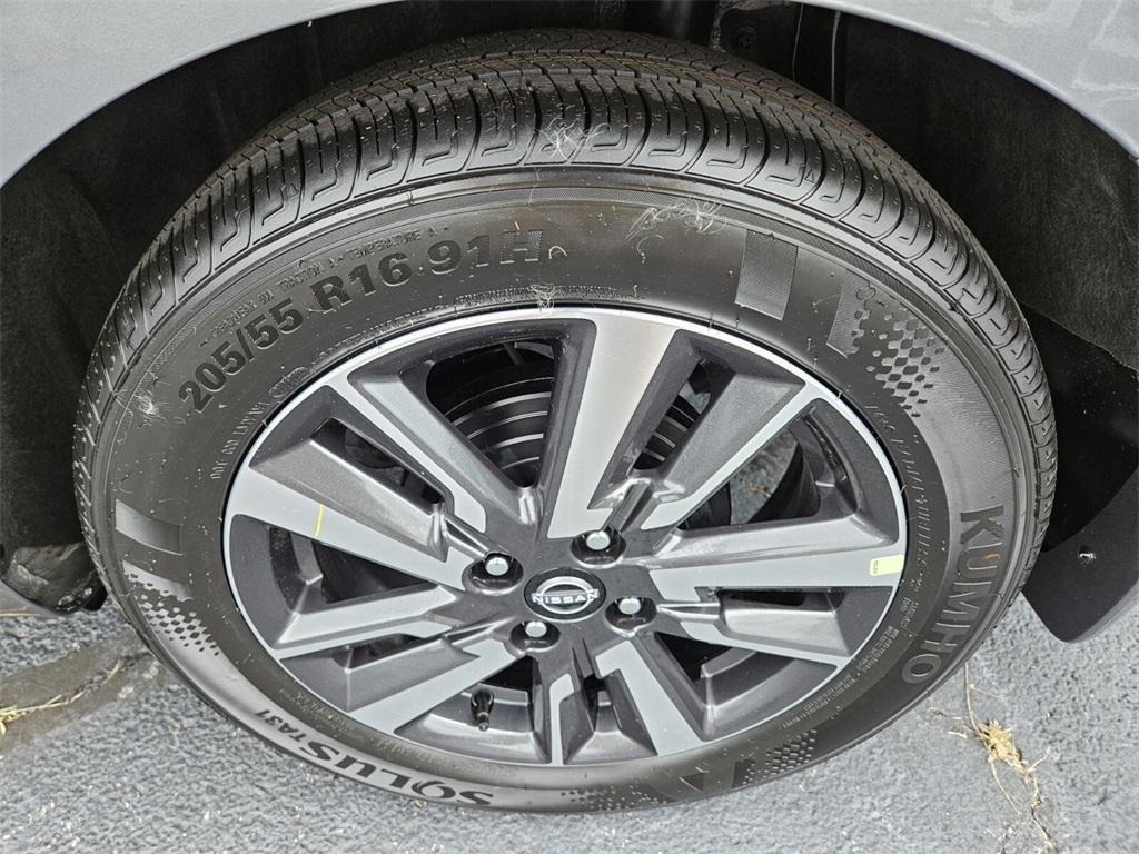 new 2025 Nissan Versa car, priced at $21,332