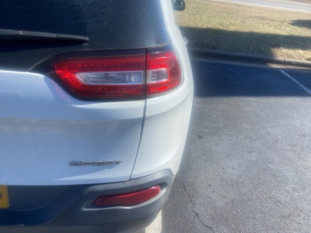 used 2015 Jeep Cherokee car, priced at $3,000