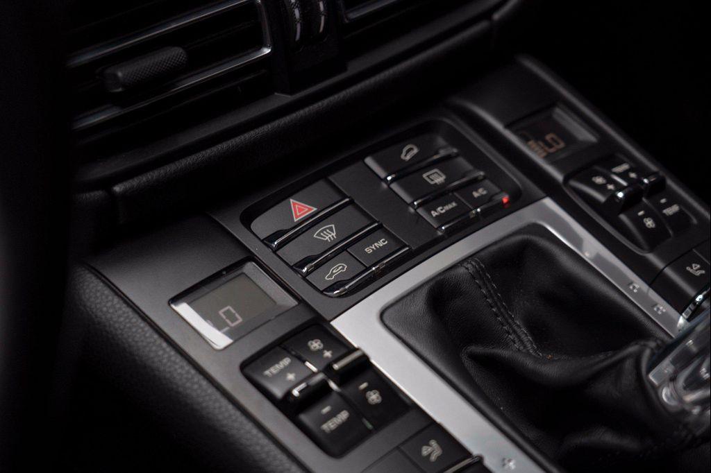 Porsche Macan view 32