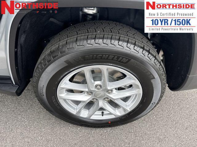 new 2025 Jeep Grand Cherokee L car, priced at $38,995