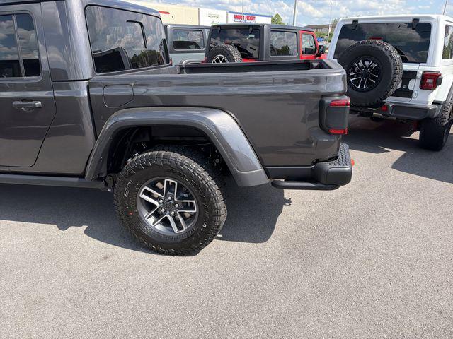new 2026 Jeep Gladiator car, priced at $58,344