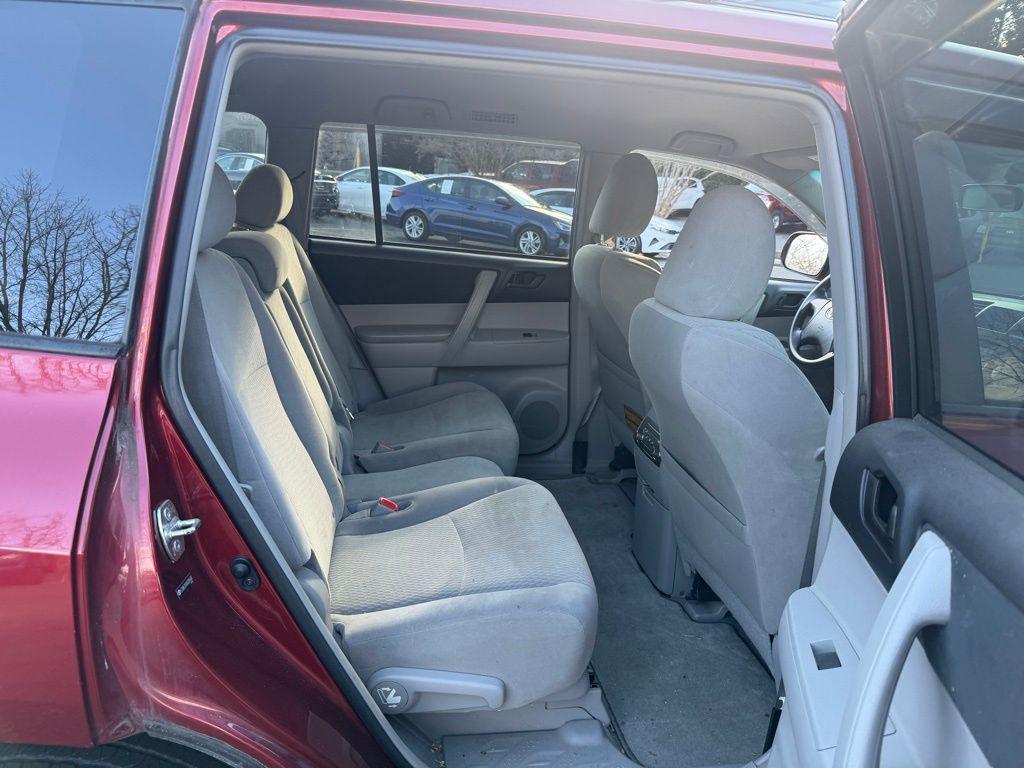 used 2010 Toyota Highlander car, priced at $11,299