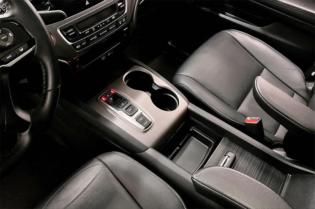 used 2022 Honda Pilot car, priced at $25,399