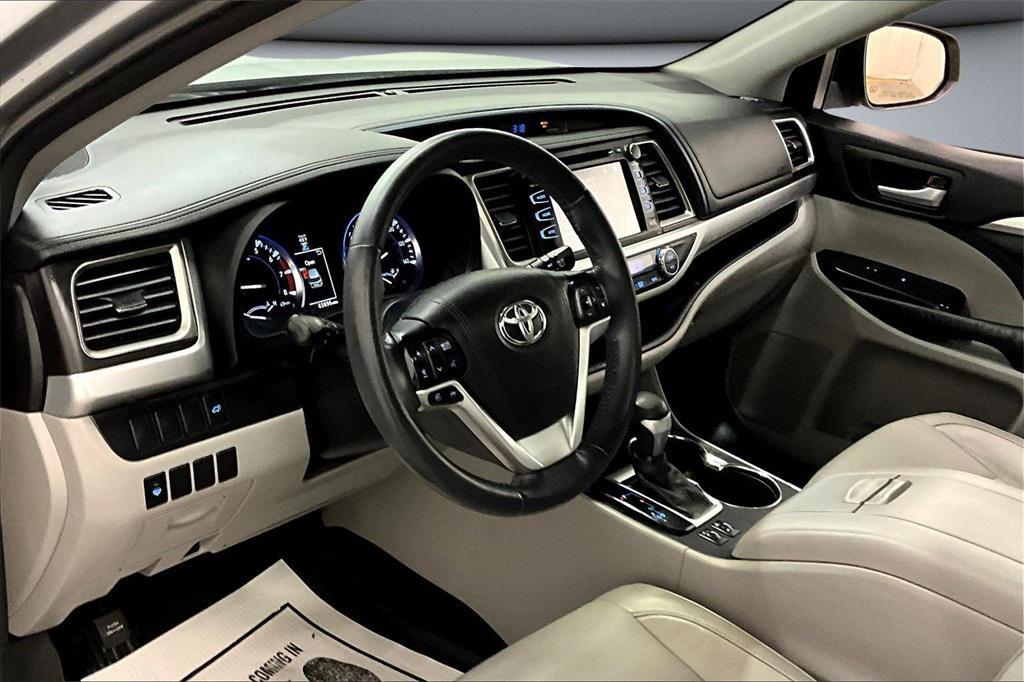 used 2016 Toyota Highlander car, priced at $14,729