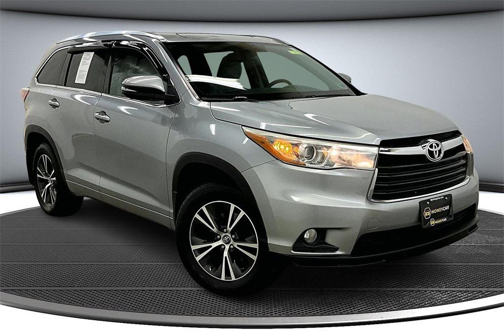 used 2016 Toyota Highlander car, priced at $14,729