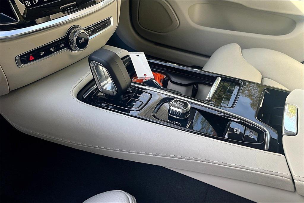 used 2024 Volvo S60 Recharge Plug-In Hybrid car, priced at $44,999