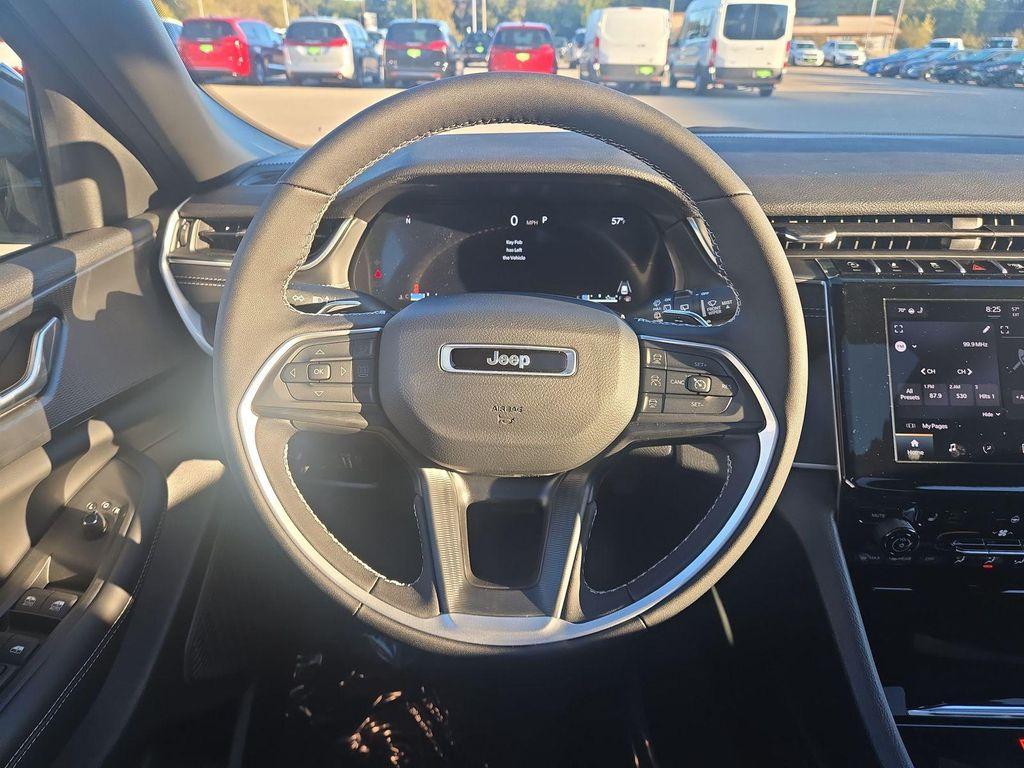 new 2025 Jeep Grand Cherokee car, priced at $40,480