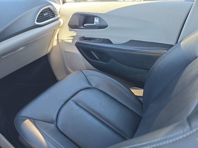 used 2024 Chrysler Pacifica car, priced at $25,995