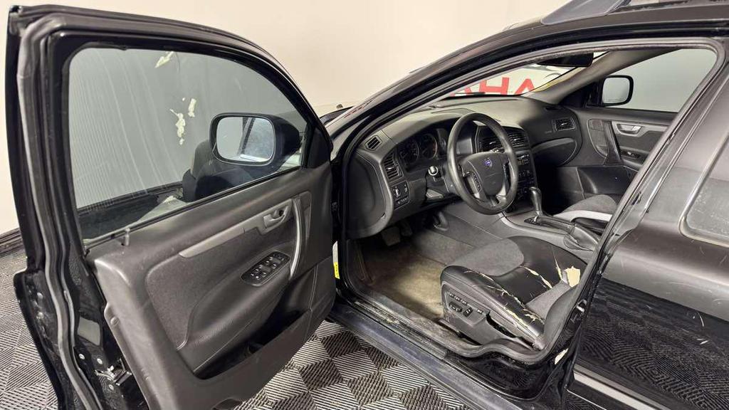 used 2007 Volvo XC70 car, priced at $2,495